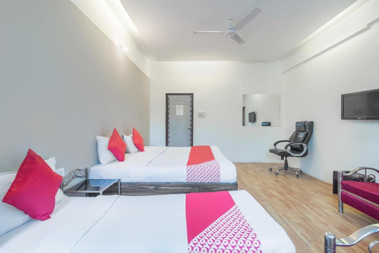 OYO 71397 Hotel Guru Mumbai  Buitenkant foto